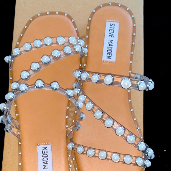 Shoes - Steve Madden sandals